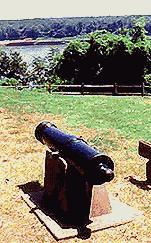 Cannon overlooking Ohio River at Columbus Belmont