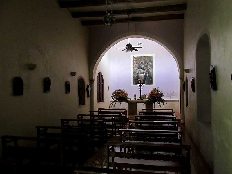 Hacienda Chichen inside church