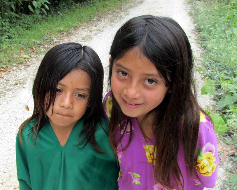 little girls in Lacanja Chansayab